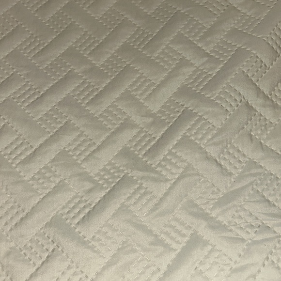 Queen/Full Bedspread - Picture 3 of 3